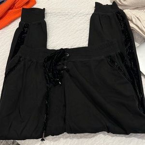 Terre Jacobs feel the piece black velvet joggers